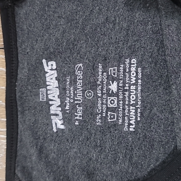 Marvel Runaways A Hulu Original by Her Universe Raglan TShirt Size S - Picture 4 of 8